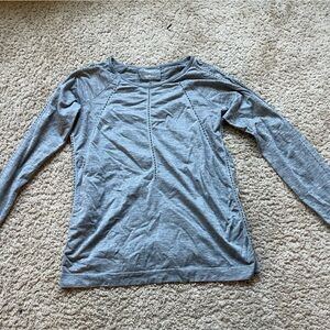 Athleta medium gray top